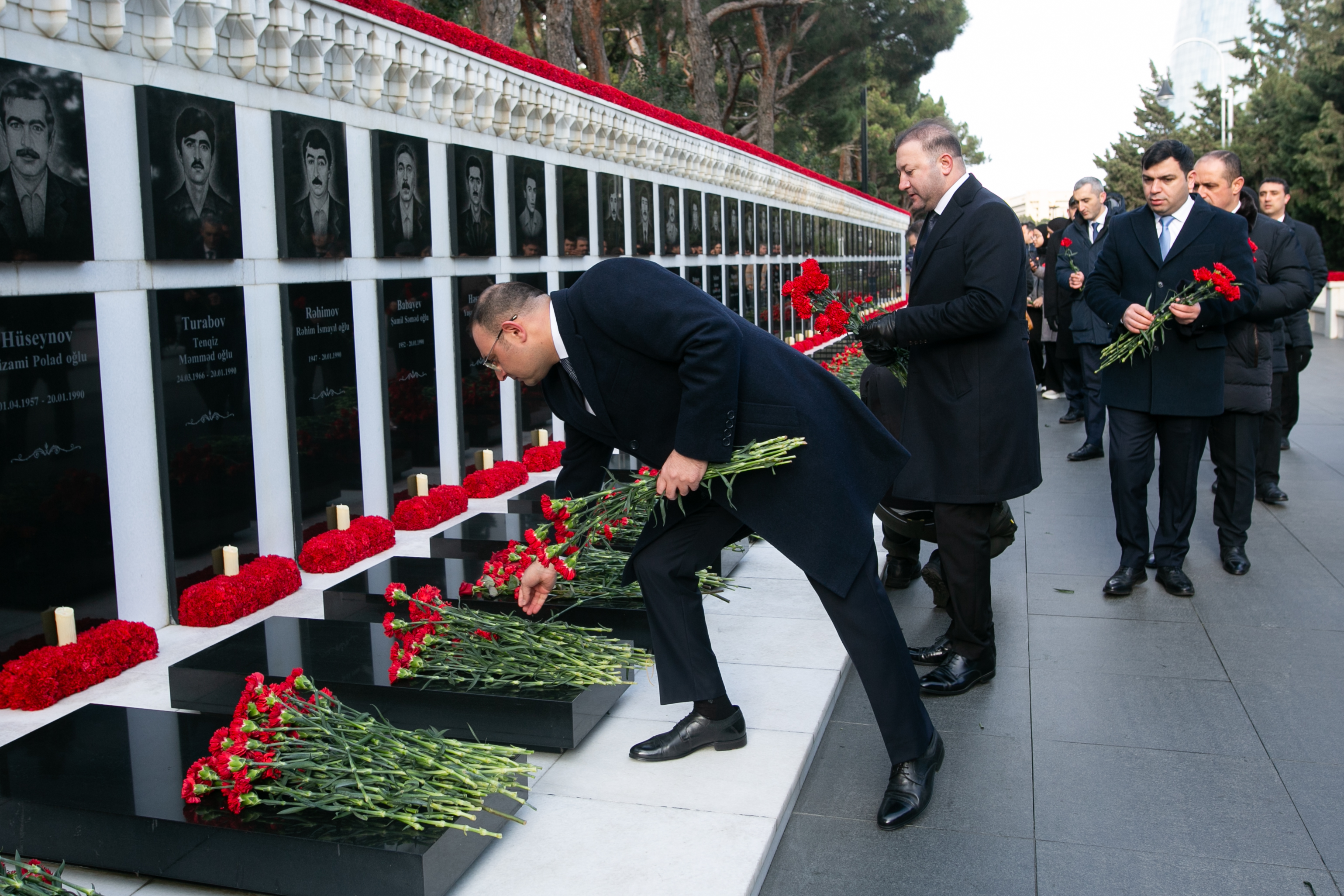 20 Yanvar faciəsinin 35-ci ildönümü ilə əlaqədar Azərbaycan Respublikasının Dövlət Ehtiyatları Agentliyinin İdarə Heyəti və kollektivi Şəhidlər xiyabanını ziyarət ediblər