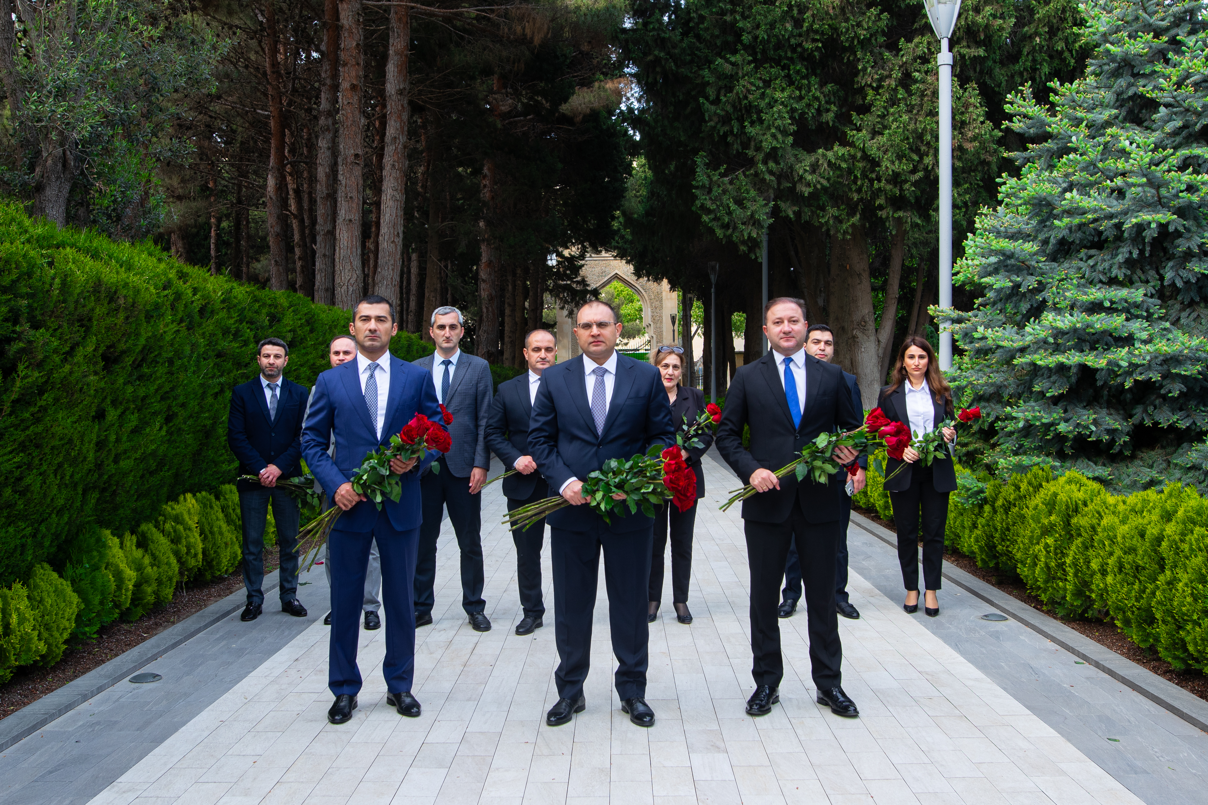 10 May – Ümummilli lider Heydər Əliyevin anadan olmasından 102 il ötür