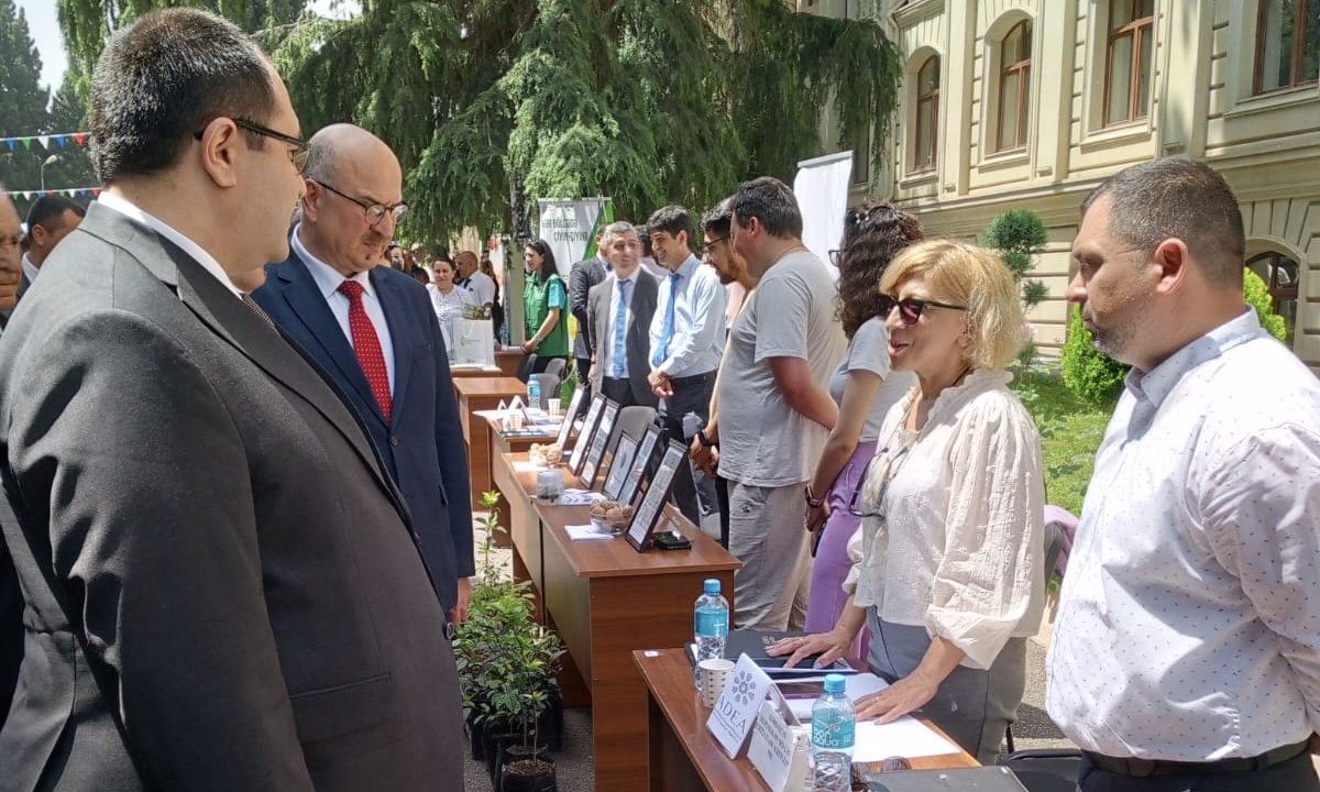 ADEA Gəncə-Daşkəsən RMF tərəfindən Azərbaycan Aqrar Universitetində keçirilən əmək yarmarkasında iştirak edib