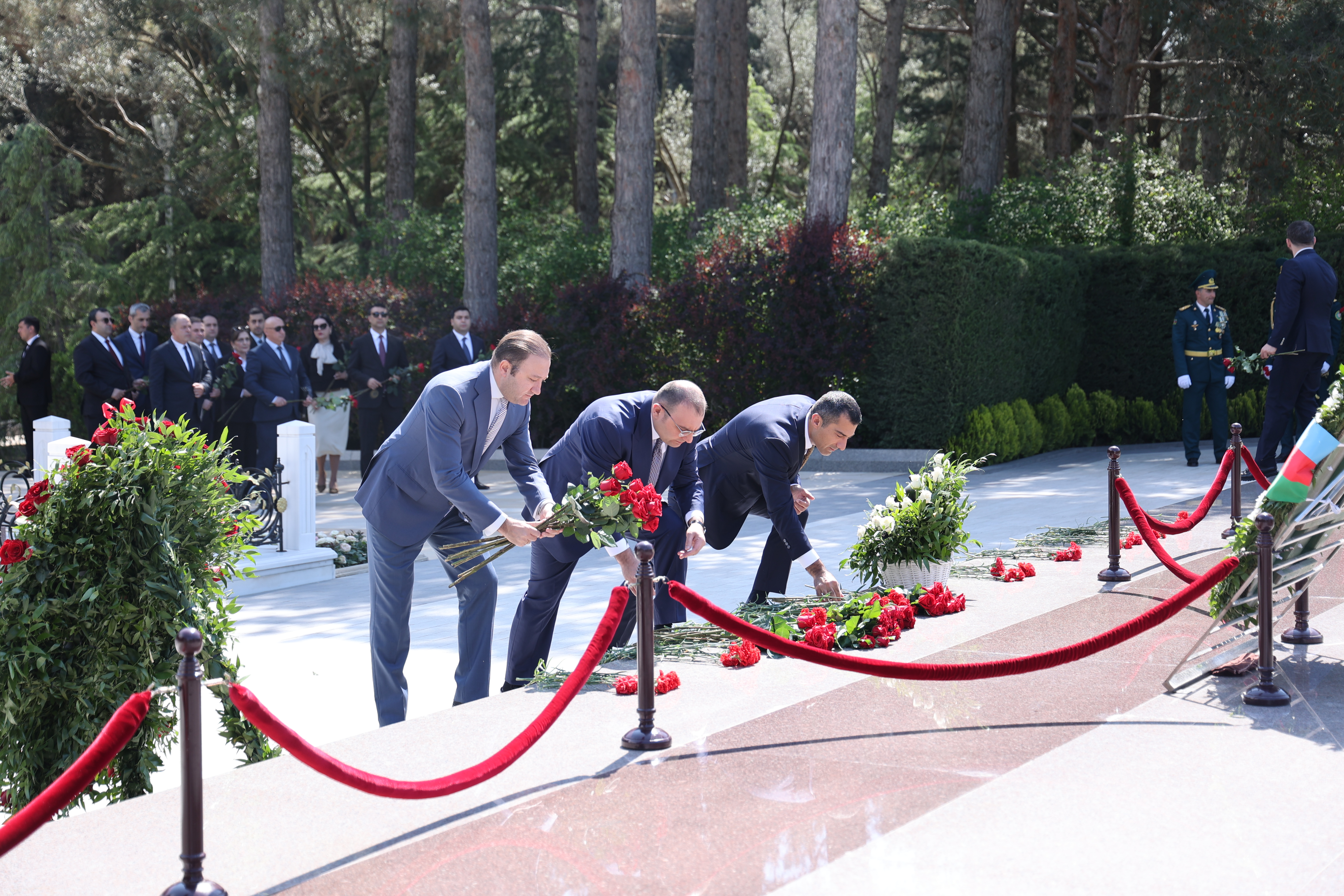 10 May – Ümummilli lider Heydər Əliyevin anadan olmasından 103 il ötür