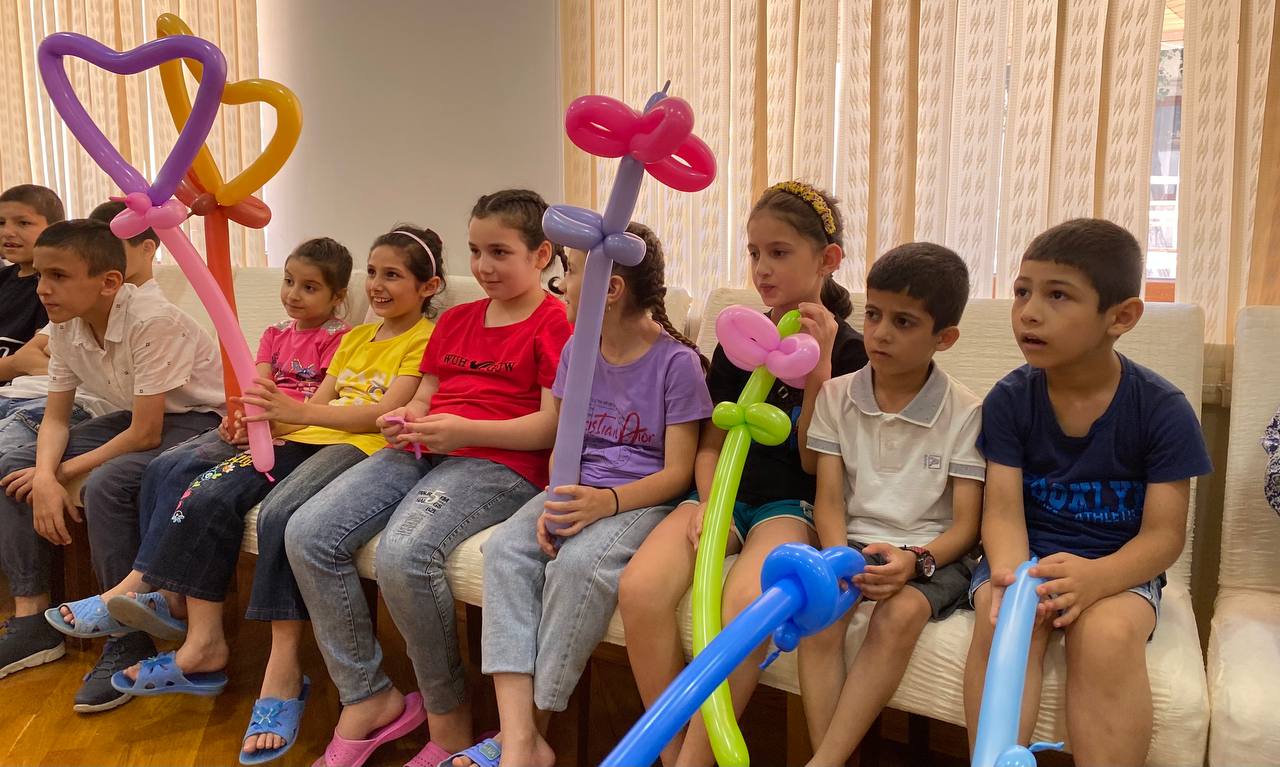 ADEA əməkdaşları xeyriyyə məqsədilə Xətai rayonunda yerləşən 3 saylı Uşaq Evini ziyarət ediblər