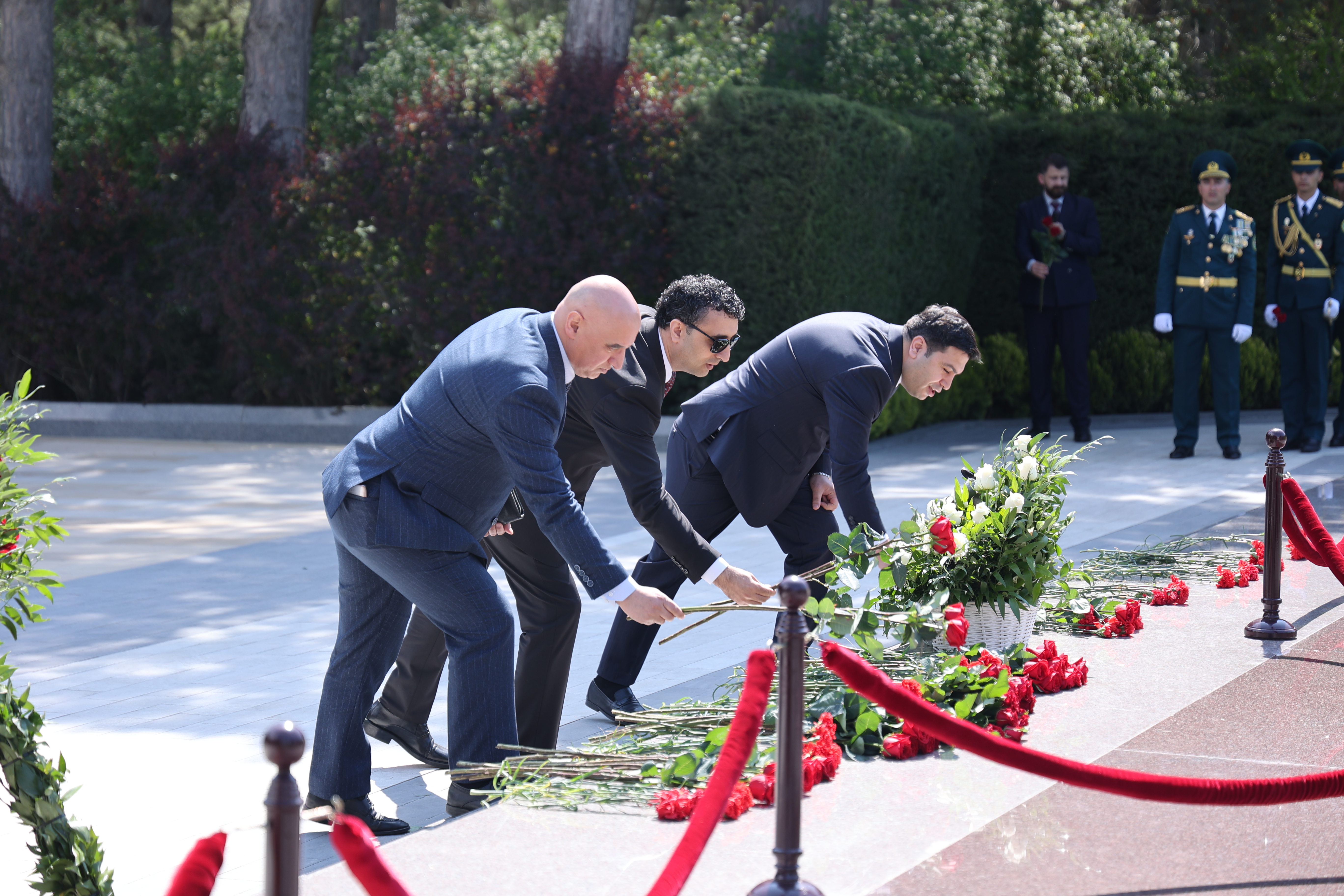 10 May – Ümummilli lider Heydər Əliyevin anadan olmasından 103 il ötür
