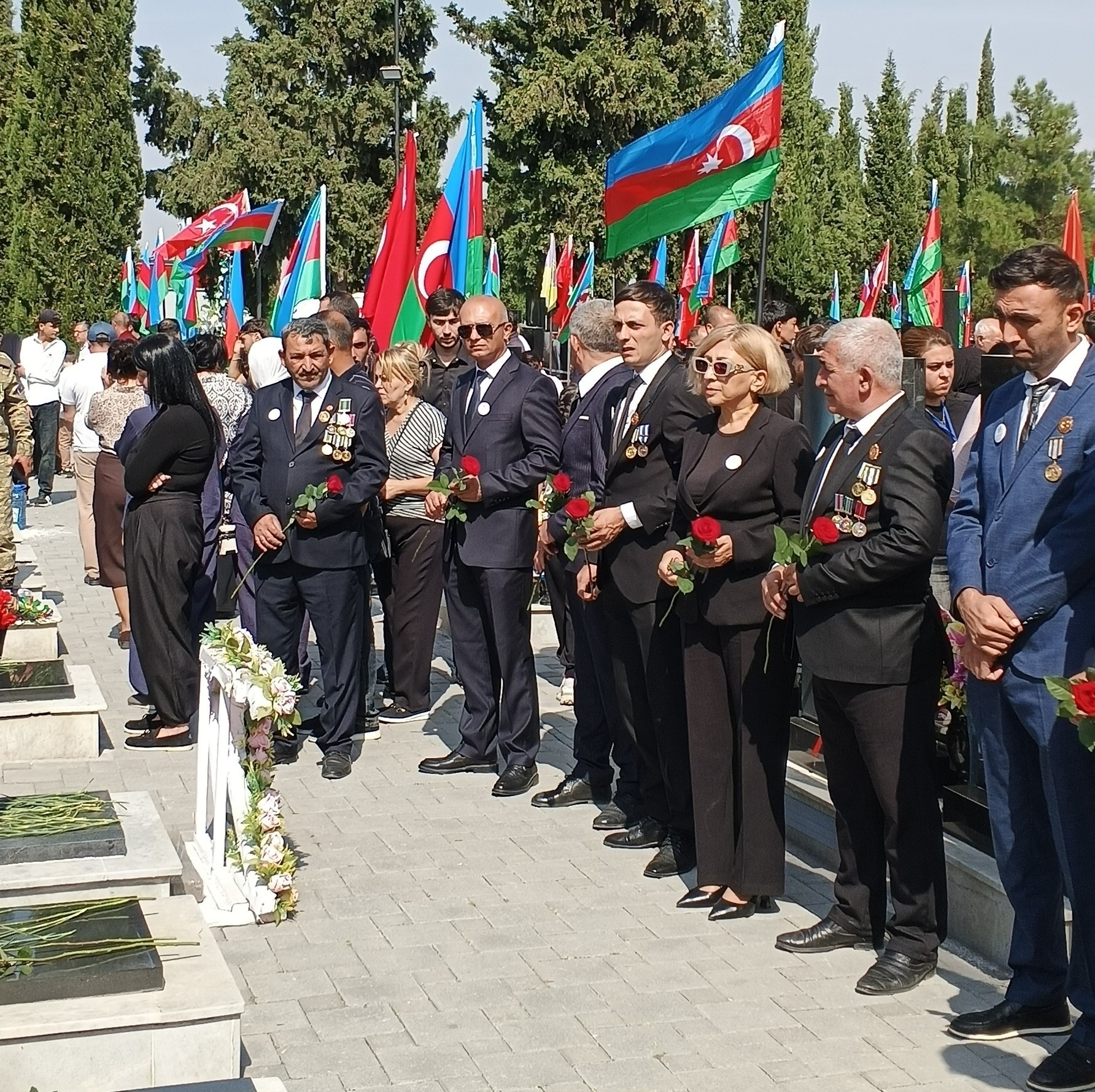 Azərbaycan Respublikasının Dövlət Ehtiyatları Agentliyinin kollektivi Anım Günü ilə əlaqədar Zəfər parkını ziyarət edib