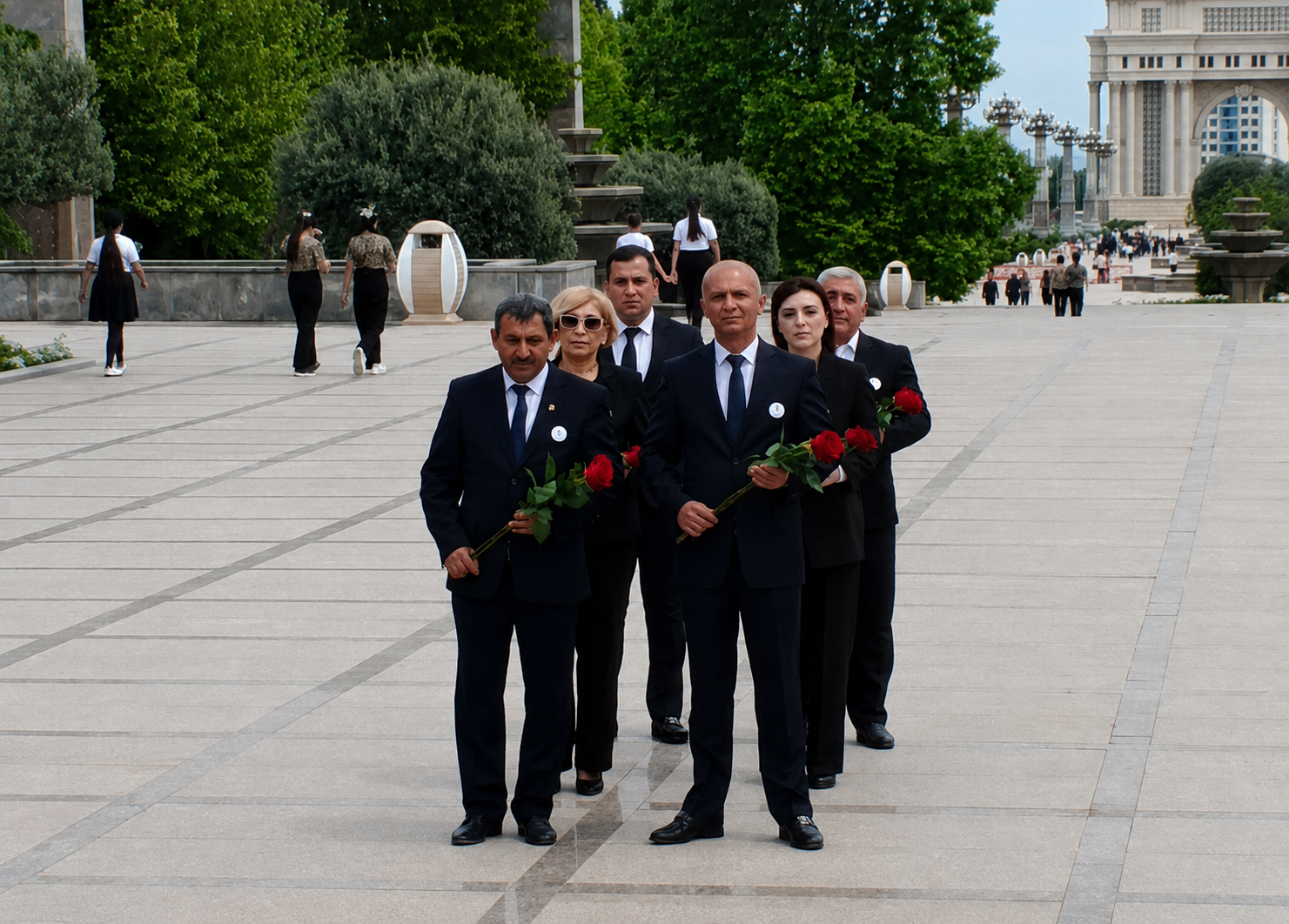 10 May – Ümummilli lider Heydər Əliyevin anadan olmasından 103 il ötür