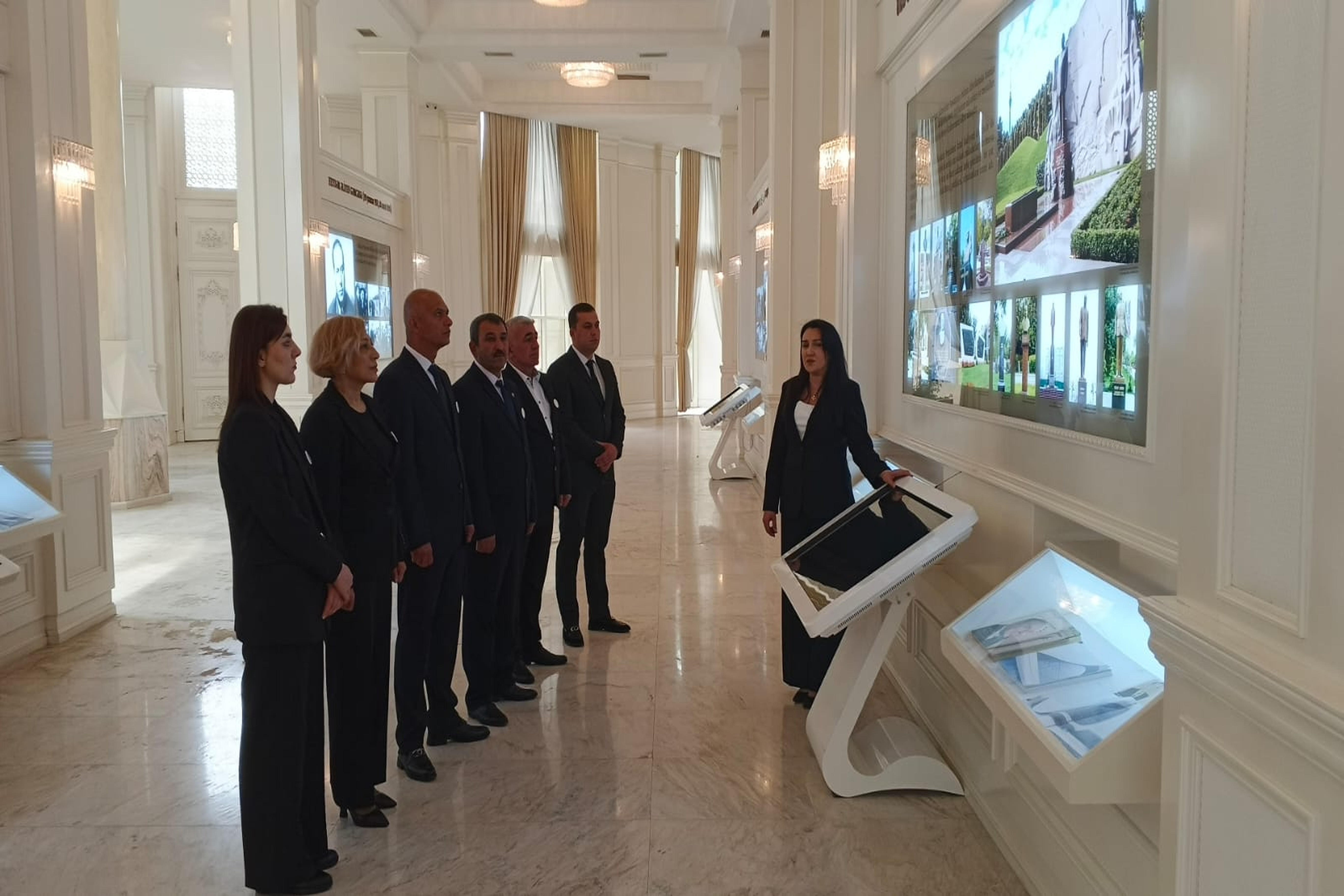 10 May – Ümummilli lider Heydər Əliyevin anadan olmasından 103 il ötür
