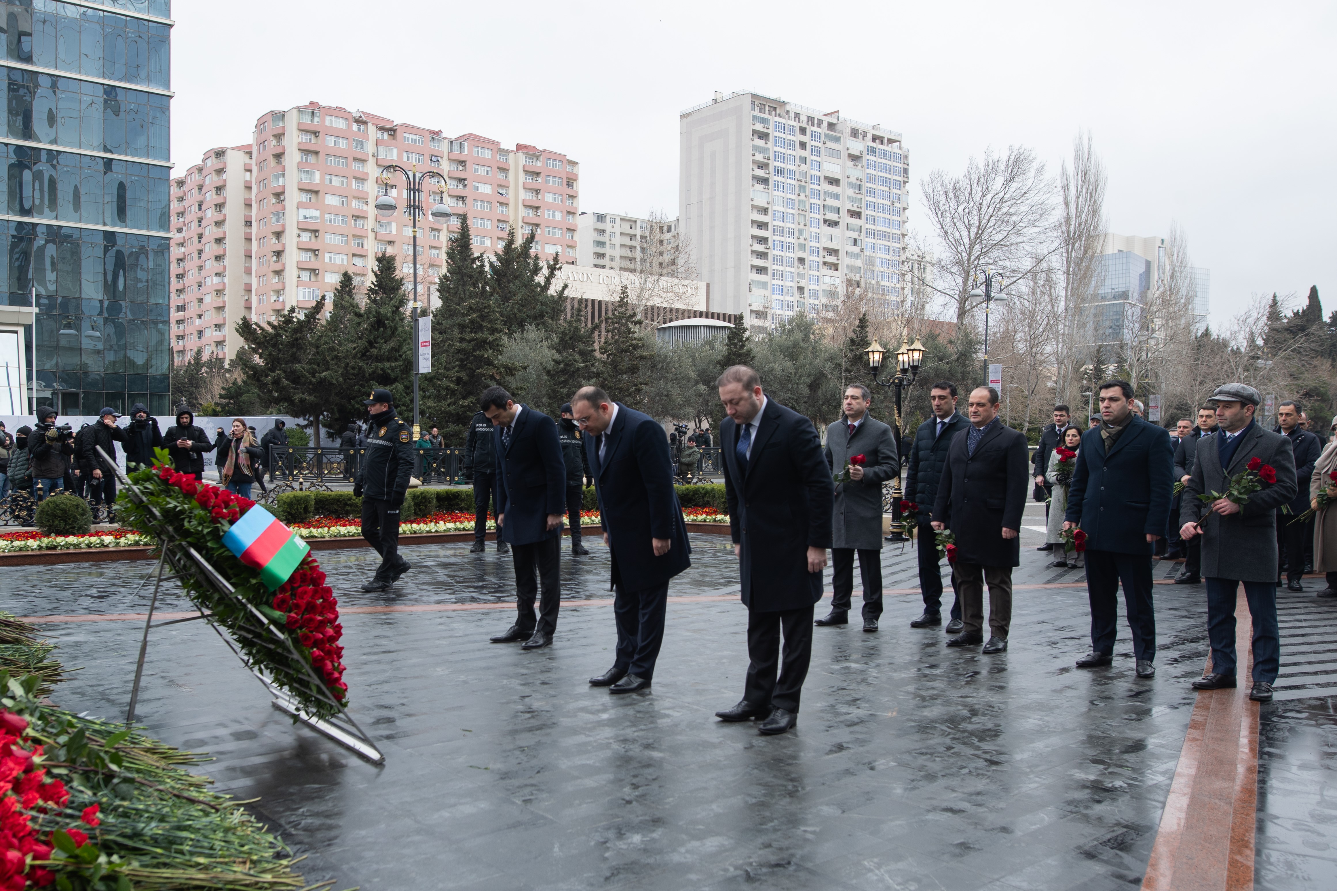 Xocalı soyqırımının 33-cü ildönümü ilə əlaqədar Azərbaycan Respublikasının Dövlət Ehtiyatları Agentliyinin İdarə Heyəti "Ana harayı" abidəsini ziyarət edib